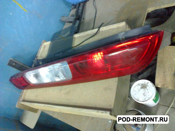 Продам Фонарь задний левый хэтч дорестайл  для Ford Focus