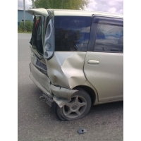 Toyota Funcargo битый