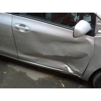 Toyota Vitz битый
