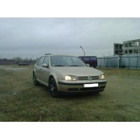 VOLKSWAGEN GOLF 2001г. в после дтп. на ходу.