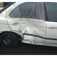 Битый Nissan Sunny,   1999 г.  в.