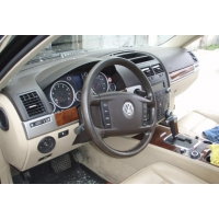 Битый Volkswagen Touareg 2003 г. в. ,  ТОРГ