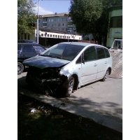 Продам а/м Ford C-Max битый