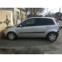 Продам а/м Ford Fiesta битый