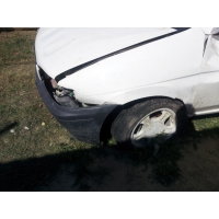 Продам а/м Mazda Demio битый