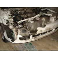 Продам а/м Mazda Familia битый