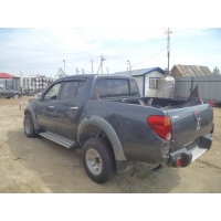 Продам а/м Mitsubishi L200 битый