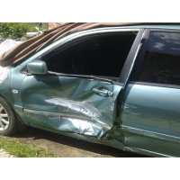 Продам а/м Mitsubishi Lancer битый