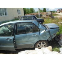 Продам а/м Mitsubishi Lancer битый