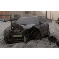 Продам а/м Mitsubishi Outlander XL битый