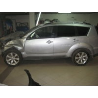 Продам а/м Mitsubishi Outlander XL битый