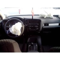 Продам а/м Mitsubishi Outlander битый