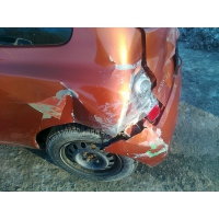 Продам а/м Nissan March битый