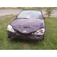 Продам а/м Nissan Primera битый