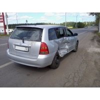 Продам а/м Toyota Corolla Fielder битый