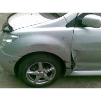 Продам а/м Toyota Ist требующий вложений