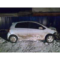 Продам а/м Toyota Vitz битый