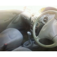 Продам а/м Toyota Vitz битый