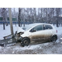 Продам а/м Toyota Yaris битый