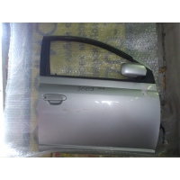 Продам дверь передняя правая  для Toyota Vitz