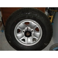 Продам колеса на джип R-16